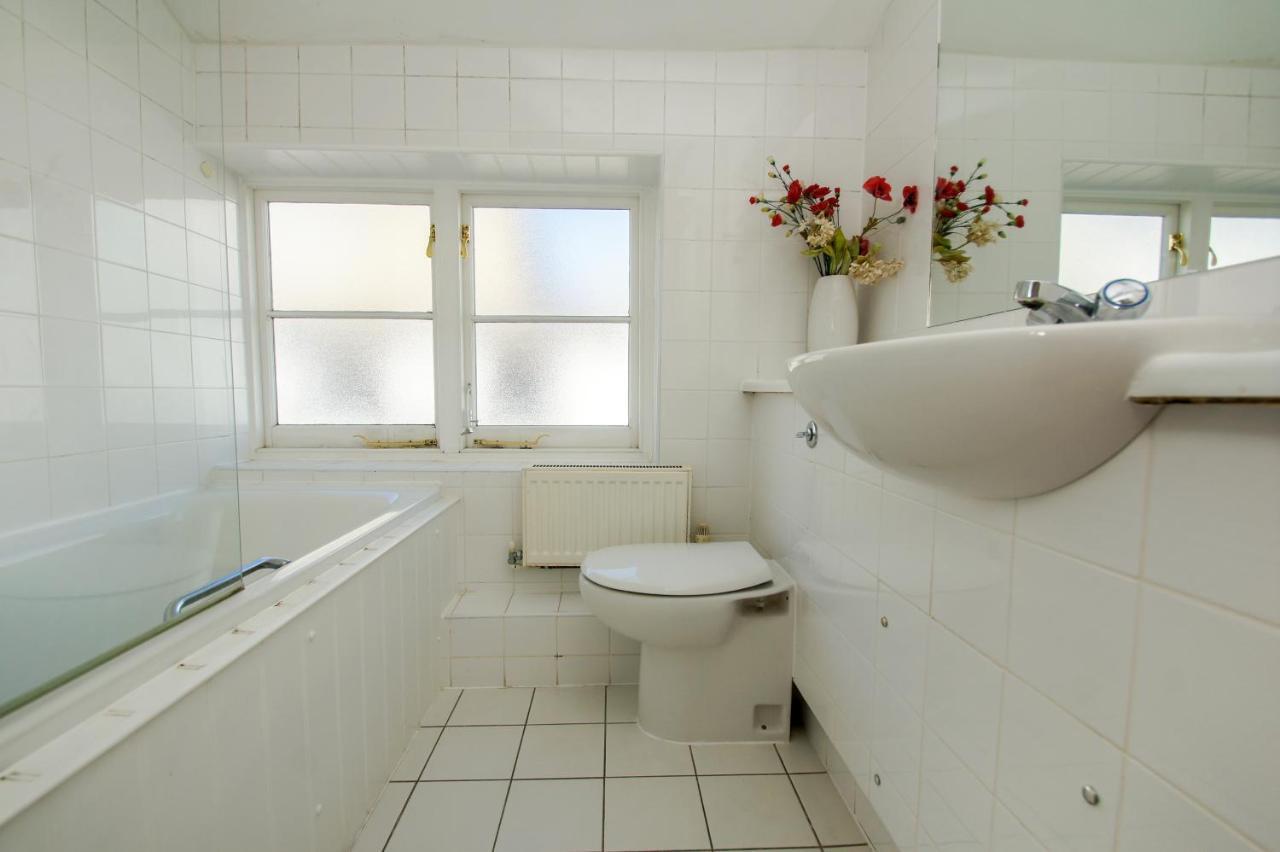 Kemp Town House - Parking - By Brighton Holiday Lets Bagian luar foto